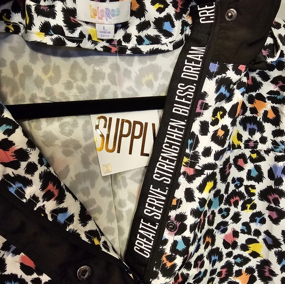 New Lularoe Women's Cheetah Print Jacket sz large - Picture 6 of 6